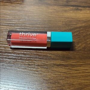 Thrive Causemetics Lip Matte Shade Misty